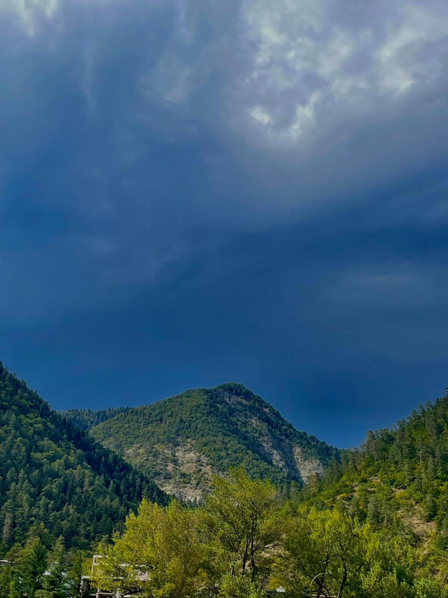 Dati Borjomi Exteriör bild